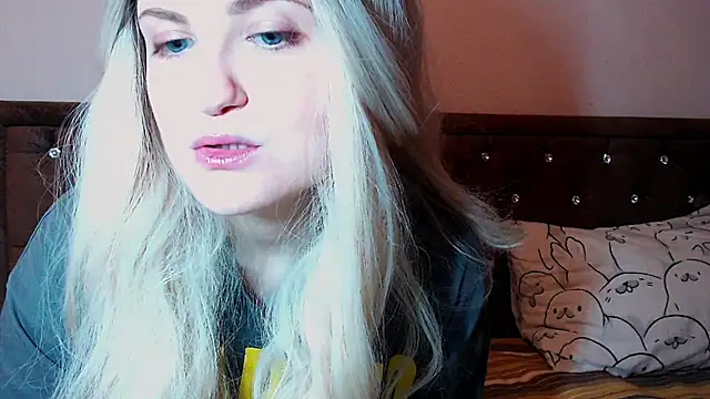 Sara4uu online show from 12.04.25