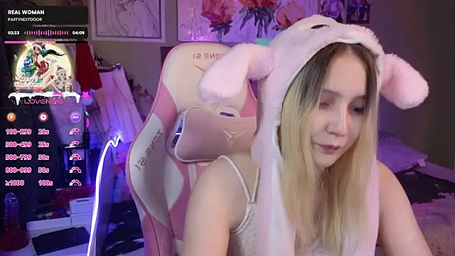 Evie Ro online show from 01.05.25