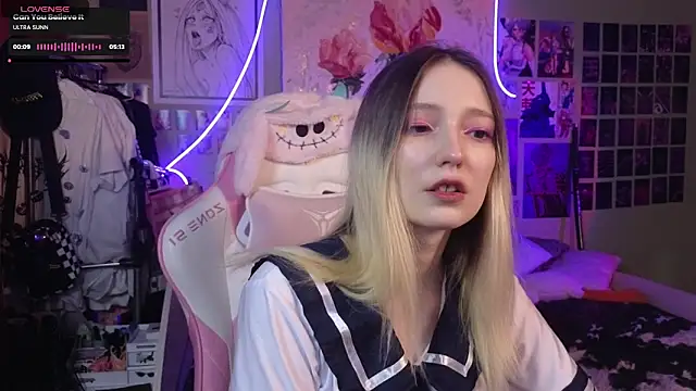 Evie Ro online show from 03.11.25