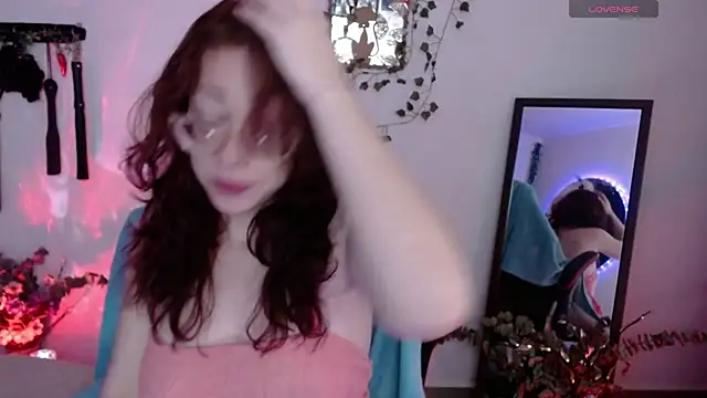 Snapshot of Eve_Blue77 chatting on 11.15.25 Eve Blue77 online show from 11.15.25