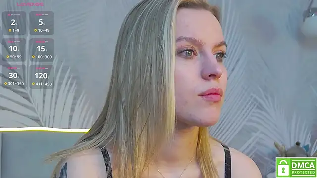 Snapshot of AmaliaBell chatting on 12.29.24 AmaliaBell online show from 12.29.24