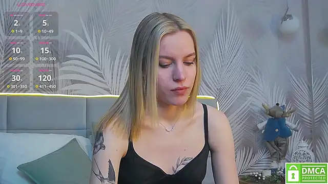 Snapshot of AmaliaBell chatting on 12.29.24 AmaliaBell online show from 12.29.24