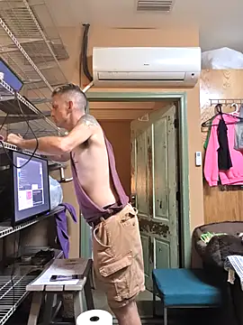 leahcimnikral online show from 09.19.25