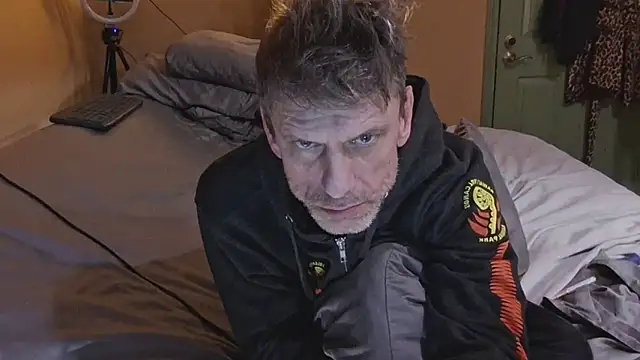 leahcimnikral online show from 01.06.26