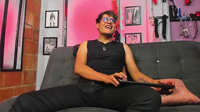 dom2travelersss online show from 03.16.25