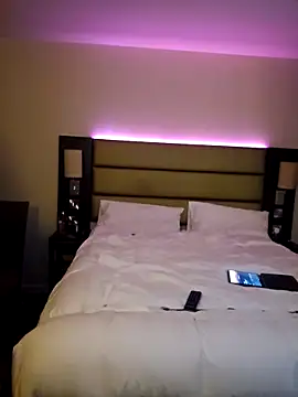 Mwife1 online show from 04.24.26