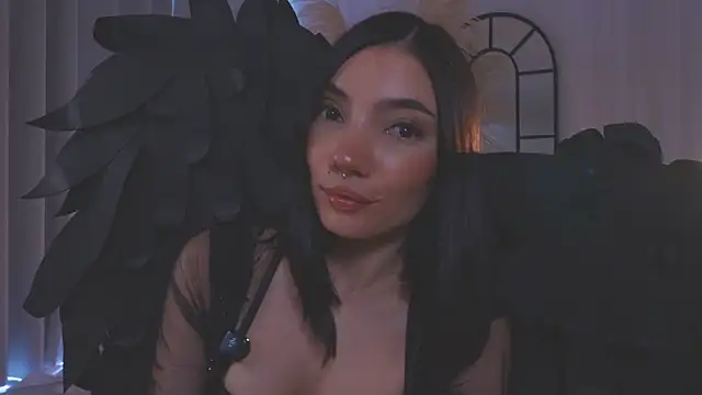 AmyArmstrong online show from 10.27.25