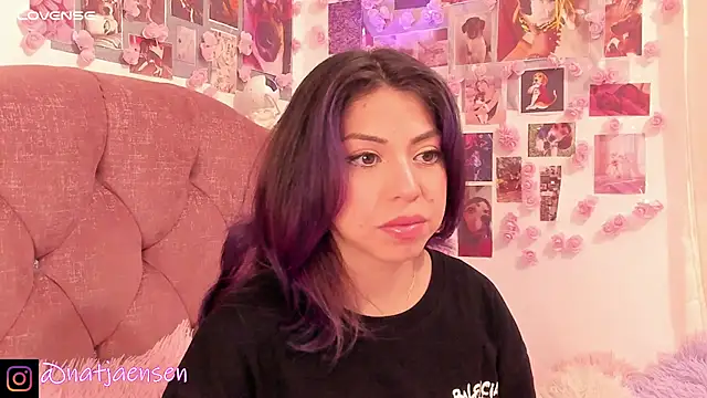 Snapshot of natalie_jaensen chatting on 12.30.24 natalie jaensen online show from 12.30.24