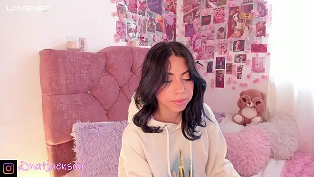 Snapshot of natalie_jaensen chatting on 02.14.25 natalie jaensen online show from 02.14.25