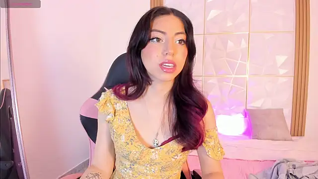 Snapshot of natalie_jaensen chatting on 11.02.25 natalie jaensen online show from 11.02.25