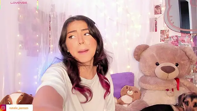 Snapshot of natalie_jaensen chatting on 02.01.26 natalie jaensen online show from 02.01.26