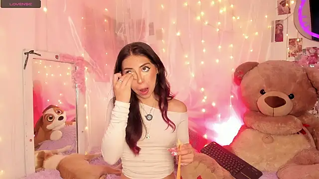 Snapshot of natalie_jaensen chatting on 03.18.26 natalie jaensen online show from 03.18.26