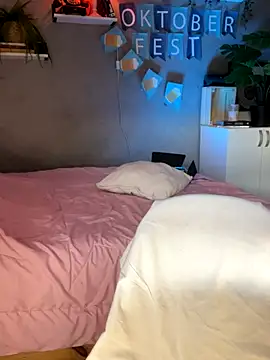 DaniDusan  online show from 09.22.25