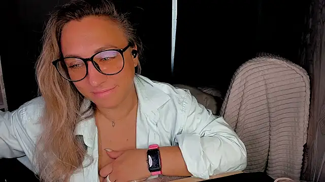 Snapshot of CumOnMy_Tits chatting on 09.22.25 CumOnMy Tits online show from 09.22.25