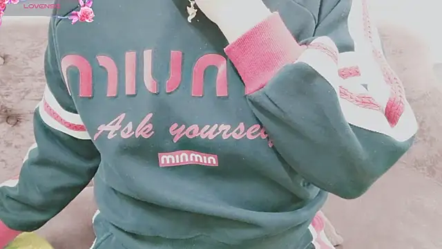 Snapshot of Sophie_Secret chatting on 11.22.25 Sophie Secret online show from 11.22.25