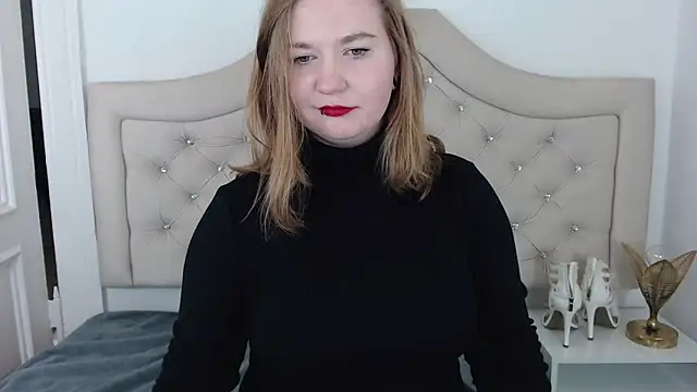 LaraDream online show from 01.30.25