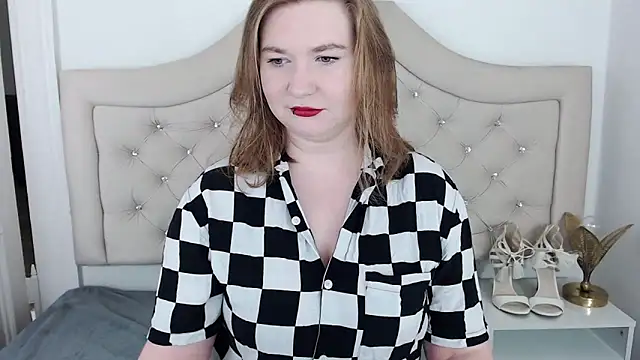 LaraDream online show from 02.05.25