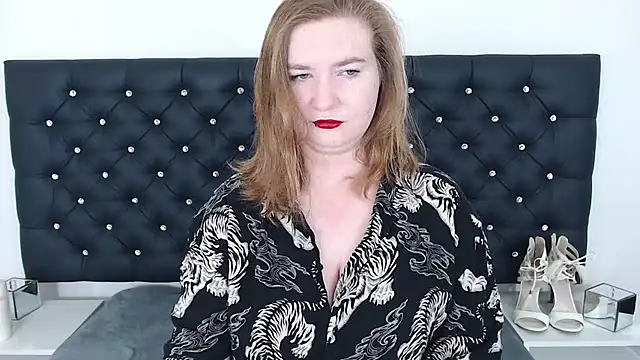 LaraDream online show from 02.20.25