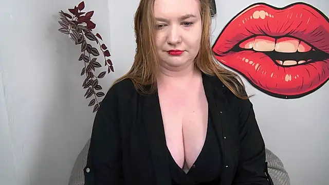 Snapshot of LaraDream chatting on 02.16.26 LaraDream online show from 02.16.26