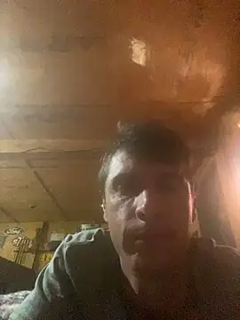 Snapshot of DillPie chatting on 09.12.25 DillPie online show from 09.12.25