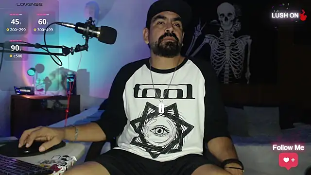 soyelcarlitos  online show from 09.13.25