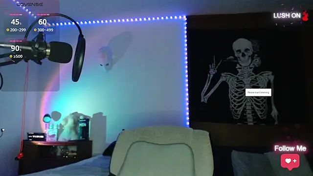 soyelcarlitos  online show from 09.18.25