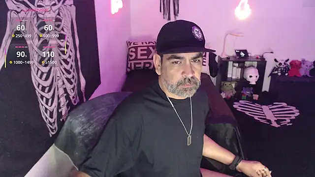 soyelcarlitos  online show from 06.08.26
