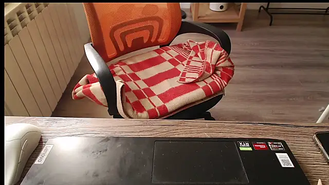 Cutie peach online show from 10.21.25