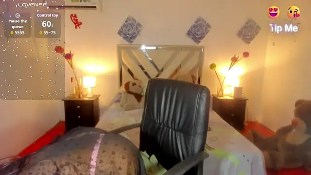 Miagrace online show from 12.18.25